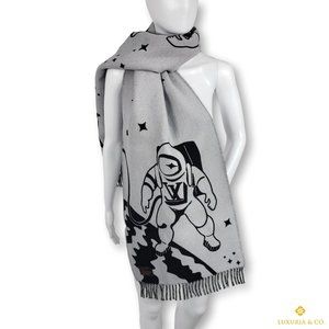 New Authentic Louis Vuitton Reversible City LV Satellite Scarf